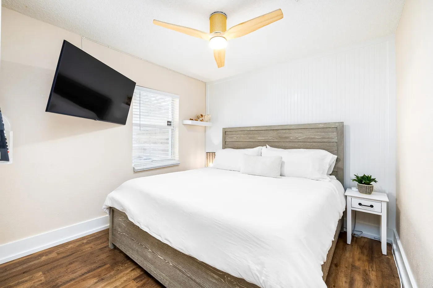 Family Tides bedroom