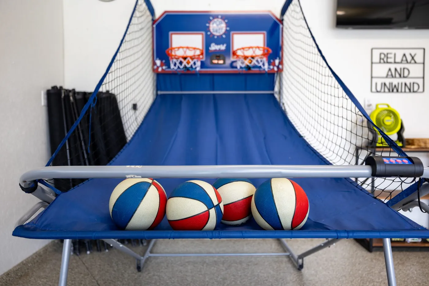 Family Tides basketball arcade game