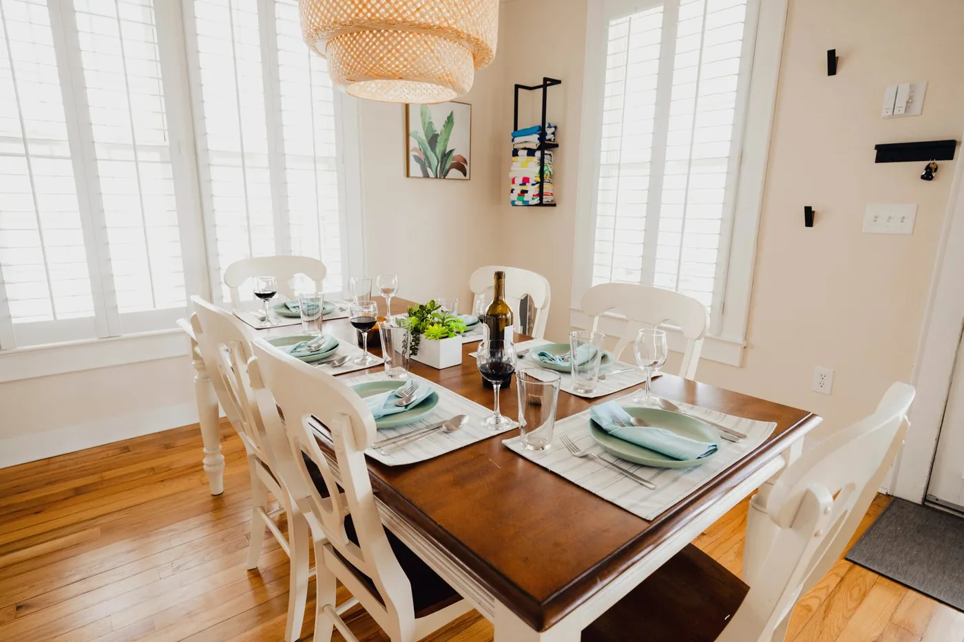 Kailani House light-filled coastal interior in Murrells Inlet